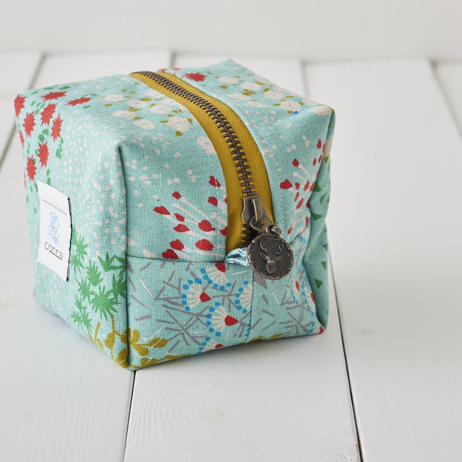 Echino Fastener with Zipper Charm