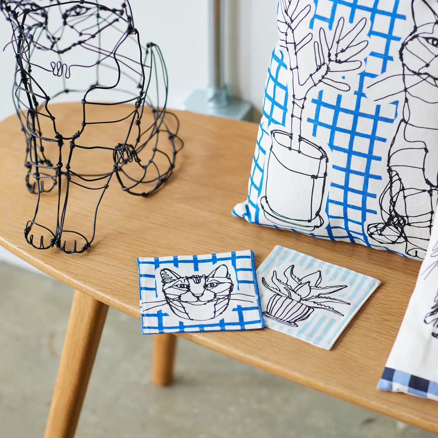 +HAyU Cat Panel