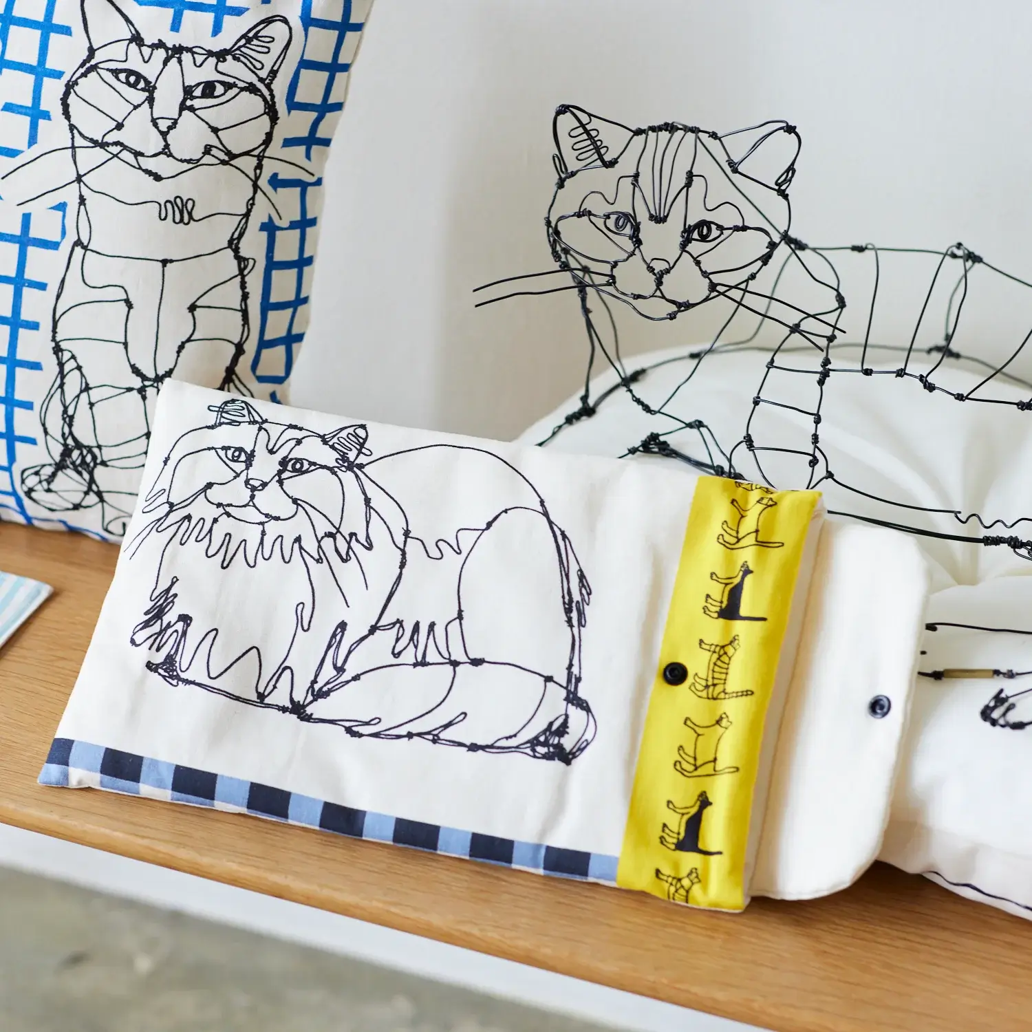 +HAyU Cat Panel