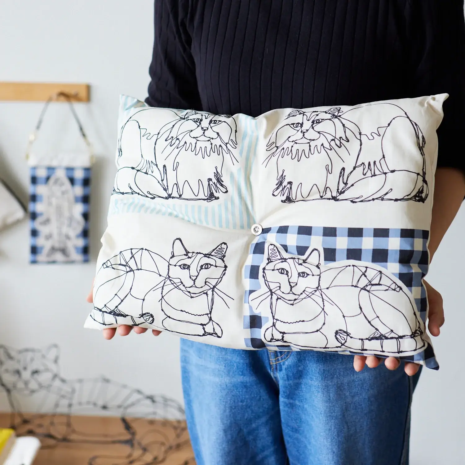 +HAyU Cat Panel